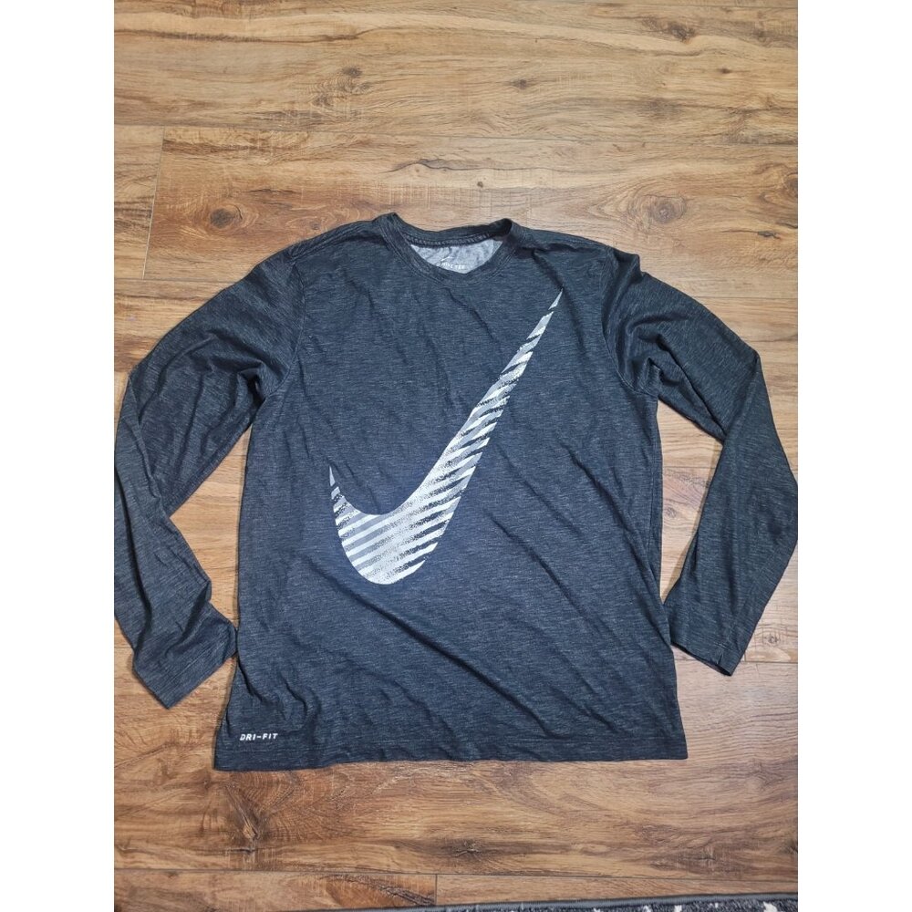 Nike Tee Shirt Womens Medium Charcoal Swoosh Logo Dri-Fit Long Sleeve Comfort